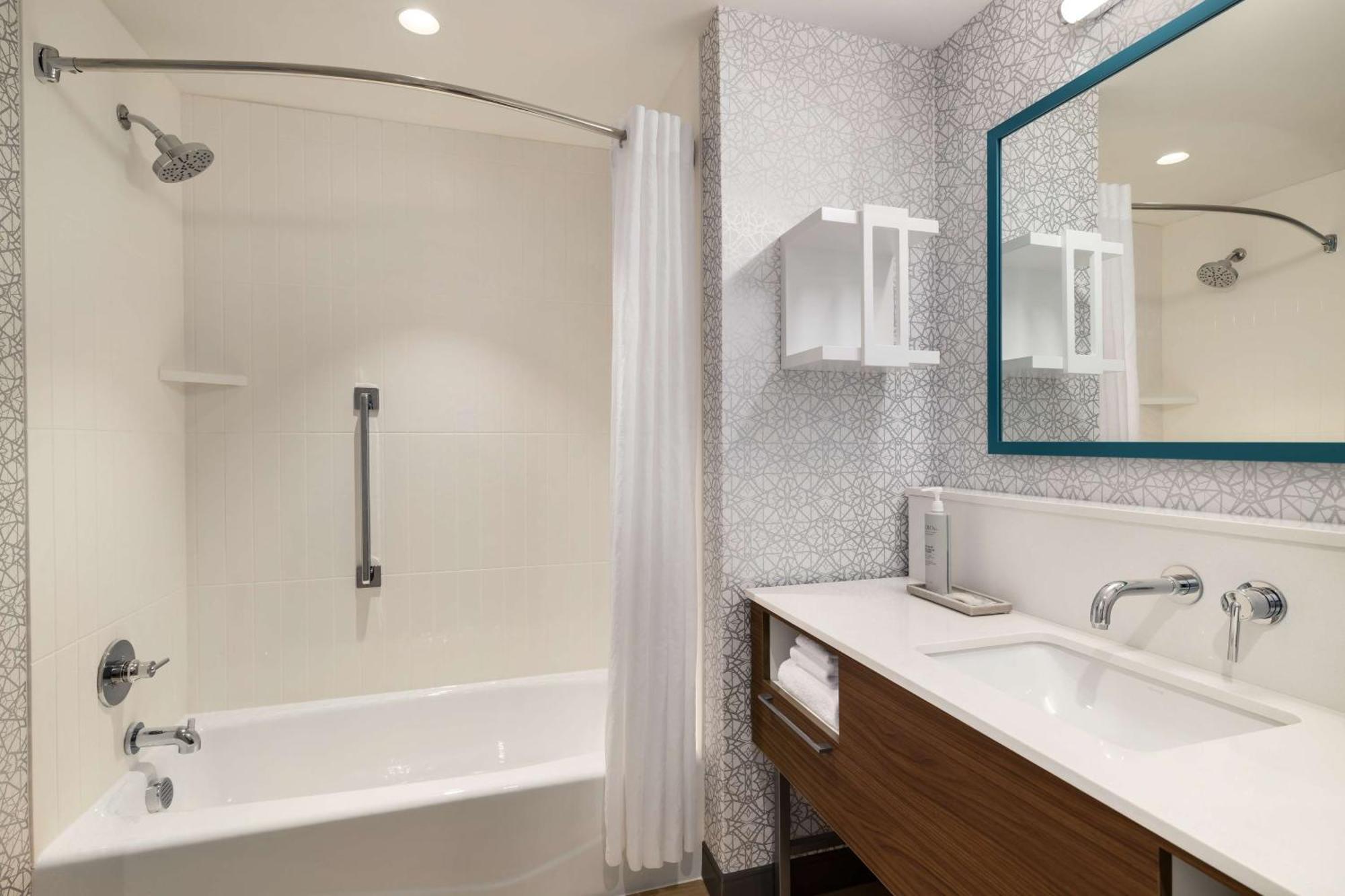 Hampton Inn & Suites Maui North Shore Kahului Ngoại thất bức ảnh